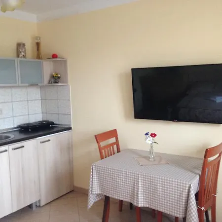 Apartamento - *